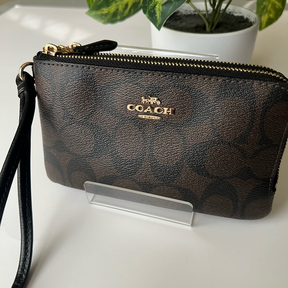 Coach Signature Brown and Black double zip wristlet in Signature Canvas - Picture 2 of 6